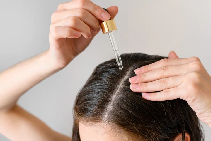 how to apply hair serum correctly 720x